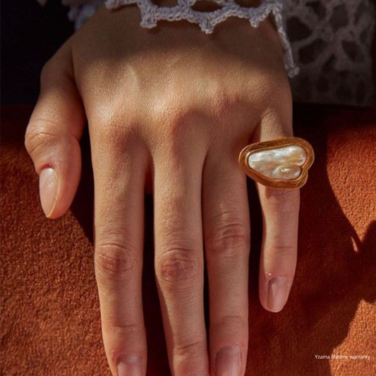 Sculptural Ring with Natural Pearl